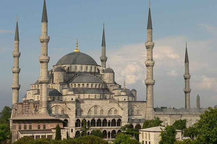 Istanbul Classics with Hagia Sophia, Blue Mosque, Topkapı Palace & Grand Bazaar - Image 3
