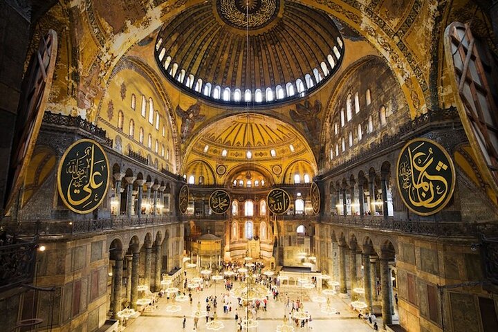 Istanbul Classics with Hagia Sophia, Blue Mosque, Topkapı Palace & Grand Bazaar - Image 5