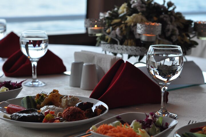 Istanbul: Luxury Dinner & Traditional Dance Bosphorus Cruise - Image 3