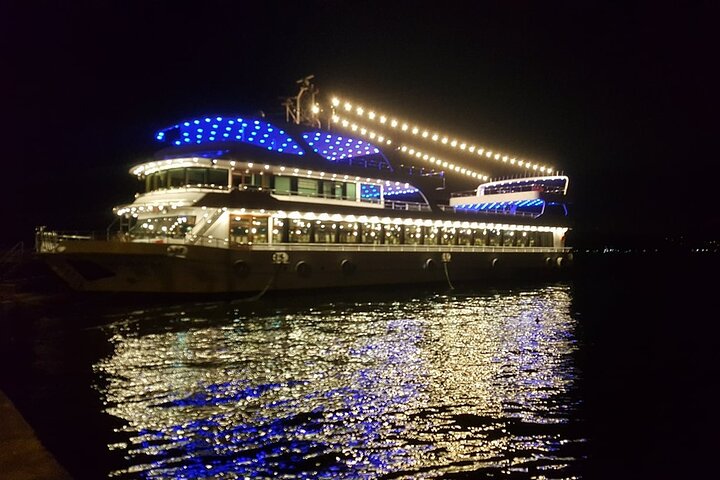 Istanbul: Luxury Dinner & Traditional Dance Bosphorus Cruise - Image 4