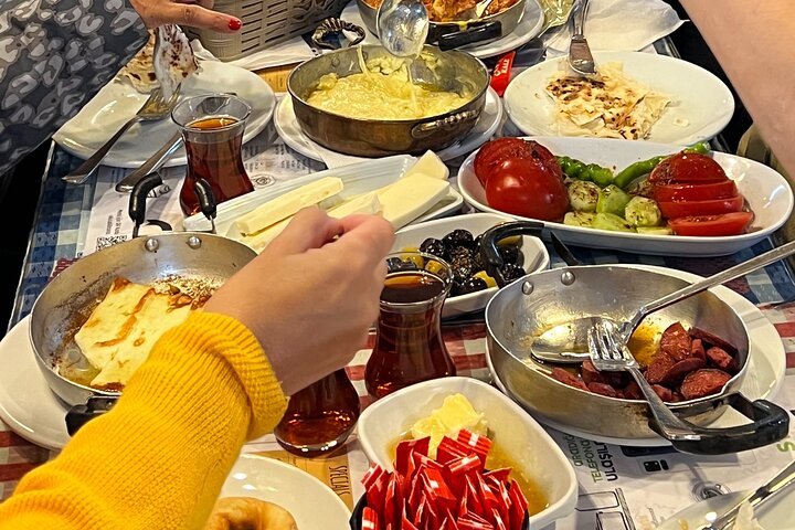 Istanbul Private and Guided Food and Wine Tasting tour - Image 1