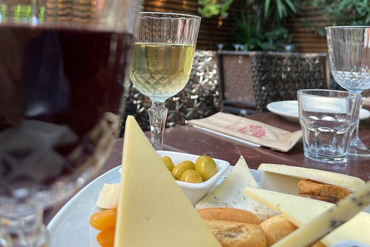 Istanbul Private and Guided Food and Wine Tasting tour - Image 3