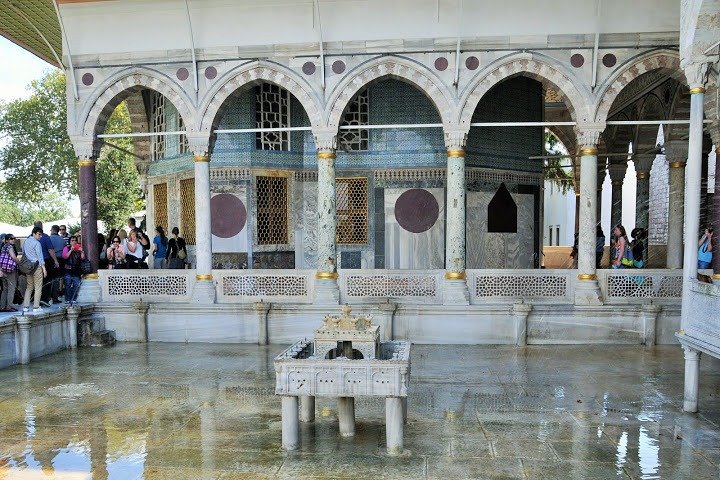 Istanbul: Private Tour Topkapi Palace and Harem - Image 2