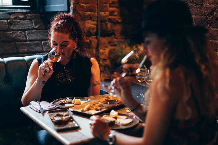 Istanbul Private Wine Tasting Tour Through 3 City Wineries - Image 4