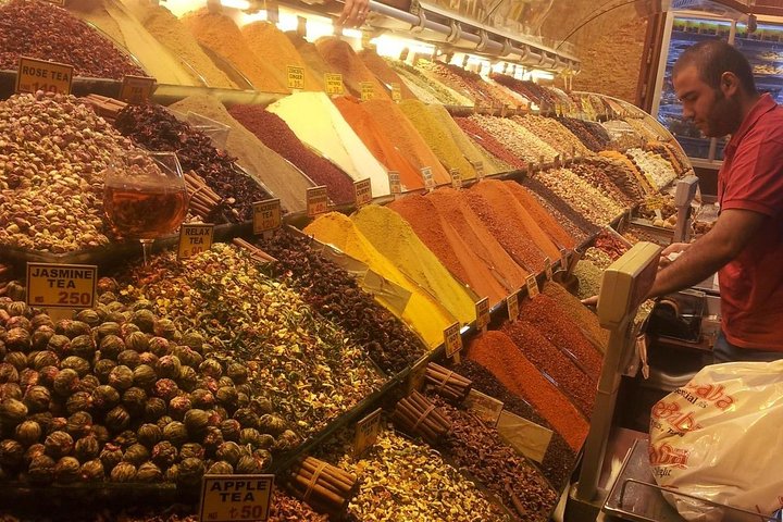 Istanbul Shore Excursion: Small-Group Bosphorus Cruise and Istanbul Egyptian Bazaar - Image 2