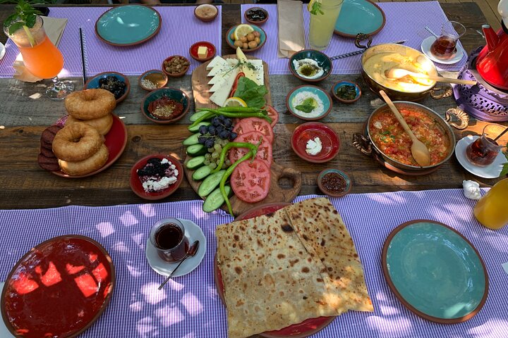 Luxury Private and Guided Istanbul Food Tour - Image 2