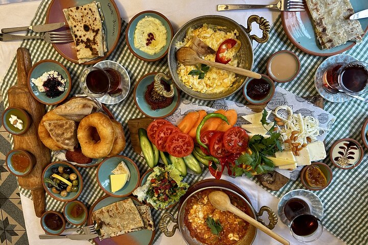 Luxury Private and Guided Istanbul Food Tour - Image 1