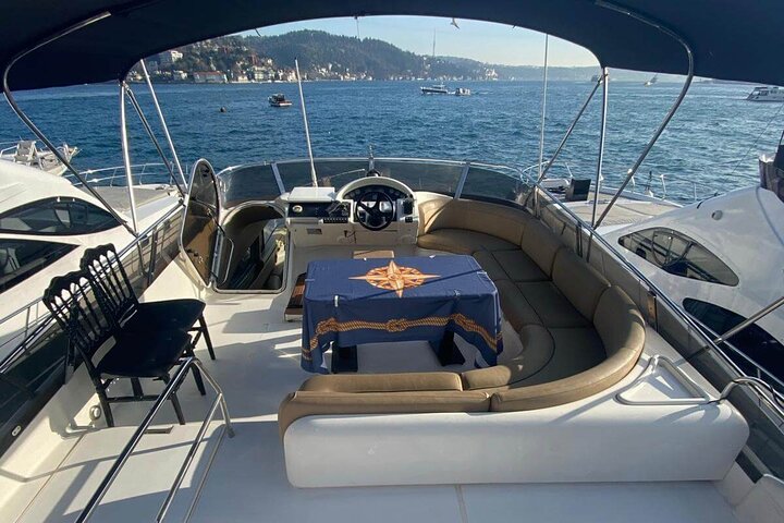 Private Cruise with 17m Yacht in Bosphorus Istanbul - Image 3