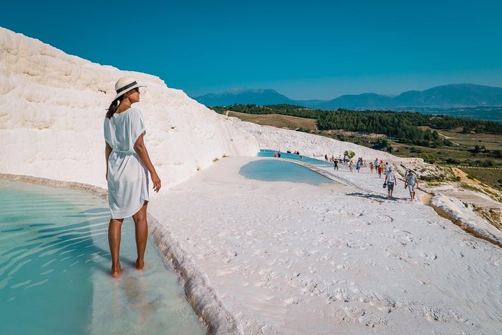 Private Pamukkale Day Tour From Istanbul with Flights - Image 1