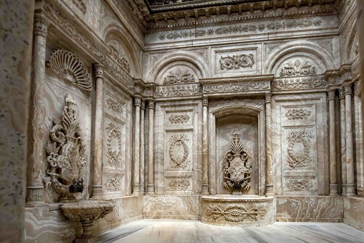 Private Tour for Dolmabahce Palace & Asian Side & Food Markets - Image 3