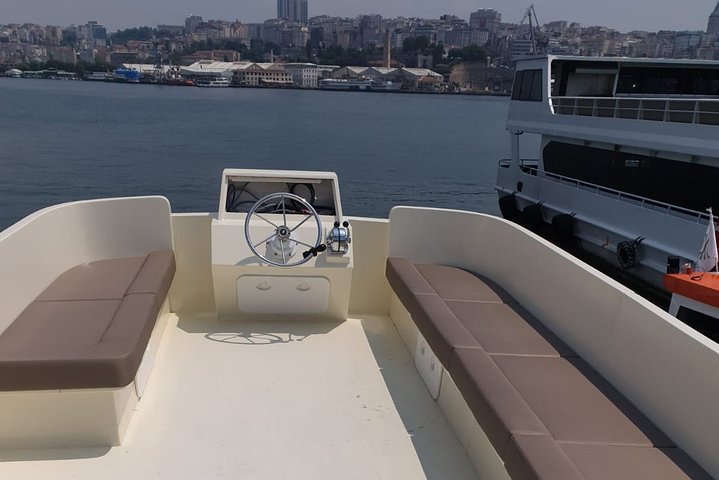 Sunset Cruise on Luxury Yacht in Istanbul Bosphorus  - Image 5