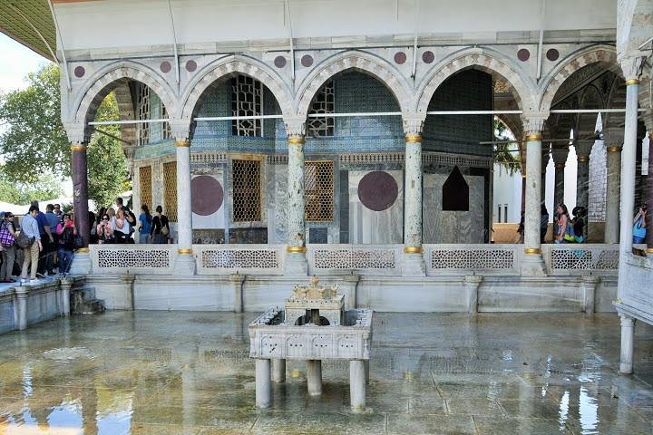 Topkapi Palace and Harem guided tour with skip-the-line tickets - Image 2