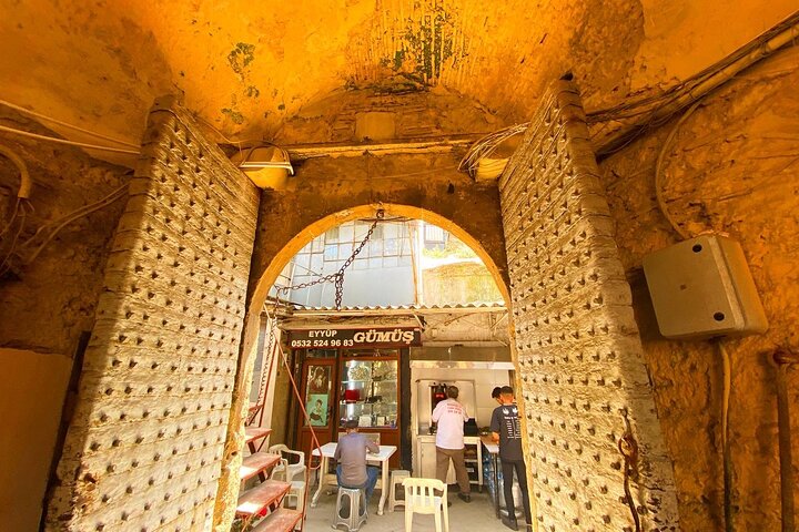 Walk in the Historical Bazaars of Istanbul - Image 1