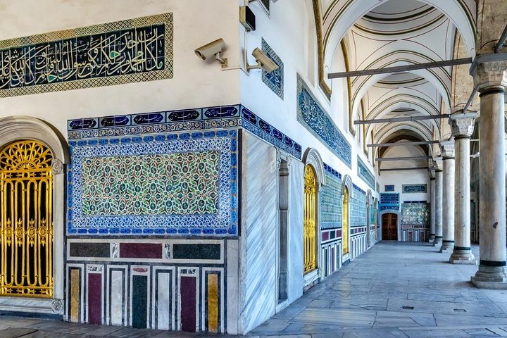 Wonderful Topkapi Palace With Harem and Hagia Sophia Private Tour - Image 5