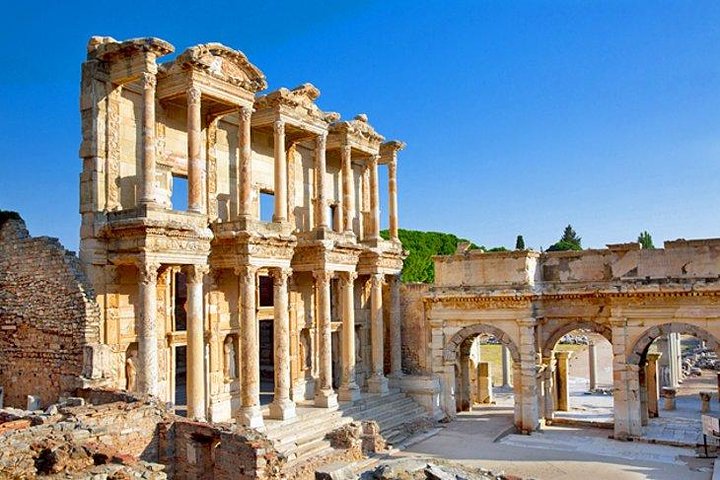 Ephesus and Ephesus Museum for Archaeology Lovers Tour from Izmir with Private Guide - Image 4
