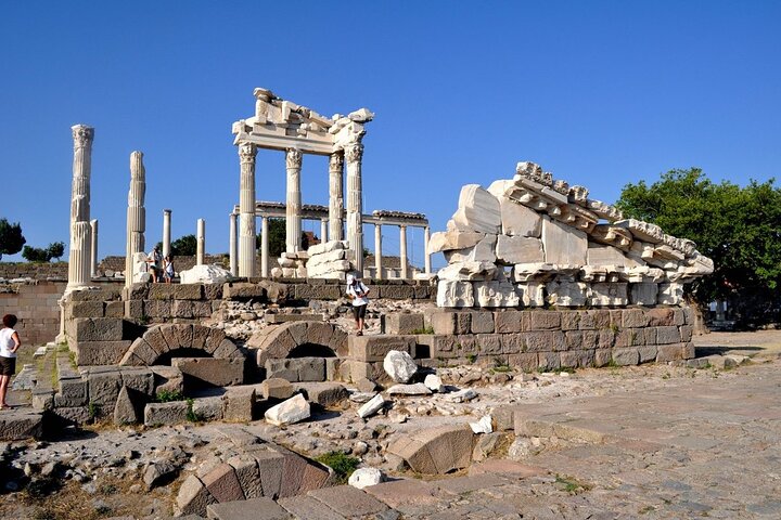 Pergamon and Asklepion full day private guided tour - Image 2