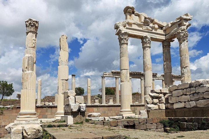 Small Group Tour : Pergamum and Asklepion Tour from Izmir - Image 4
