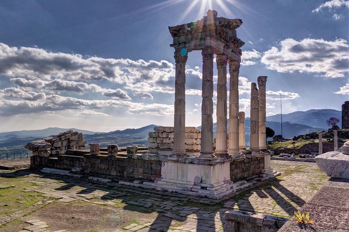 Small Group Tour : Pergamum and Asklepion Tour from Izmir - Image 2