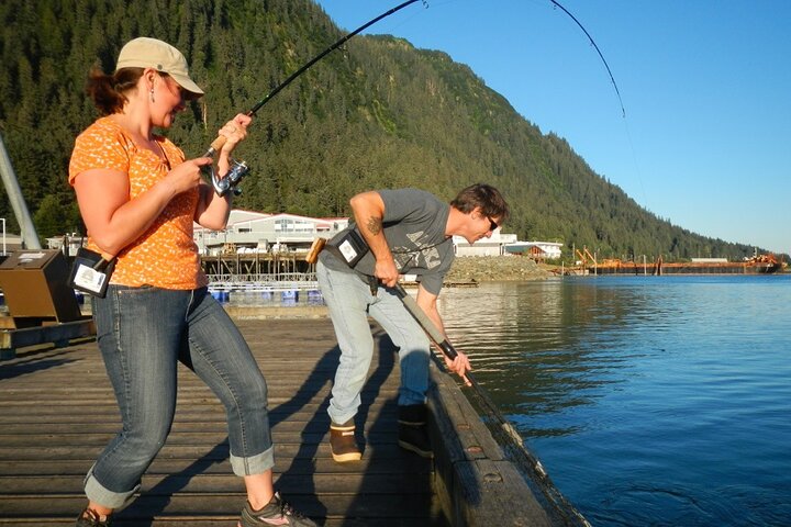 Juneau Shore Fishing for Alaskan Salmon - Image 3