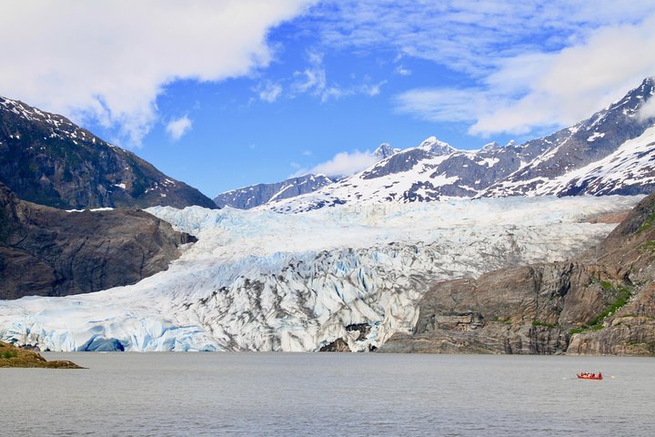 Mendenhall Glacier Canoe Paddle and Hike - Image 4