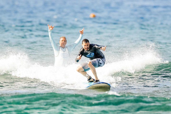 Beginner Group Surf Lesson - Image 1
