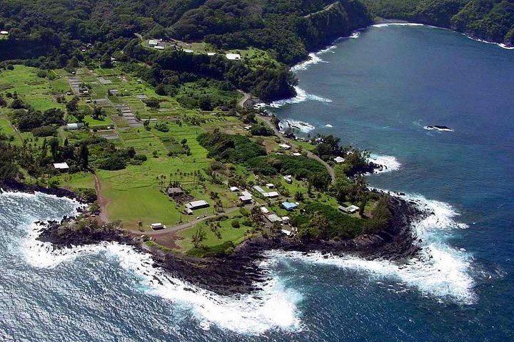 Halfway to Hana Jeep Adventure - a private tour - Image 2