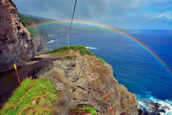 ROAD TO HANA FULL CIRCLE.SMALL GROUP.in MercedesVan.BF&Lunch incl - Image 1