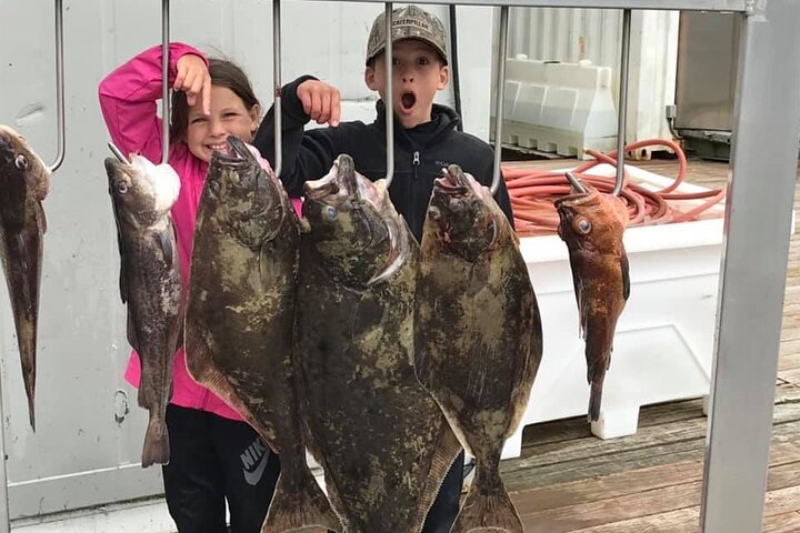 Full Day Halibut/Salmon Combo Tour in Ketchikan - Image 1