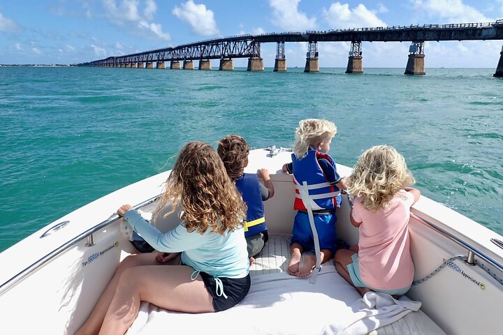 1 Hour Private Bridge Loop in Big Pine Key on Boat - Image 1