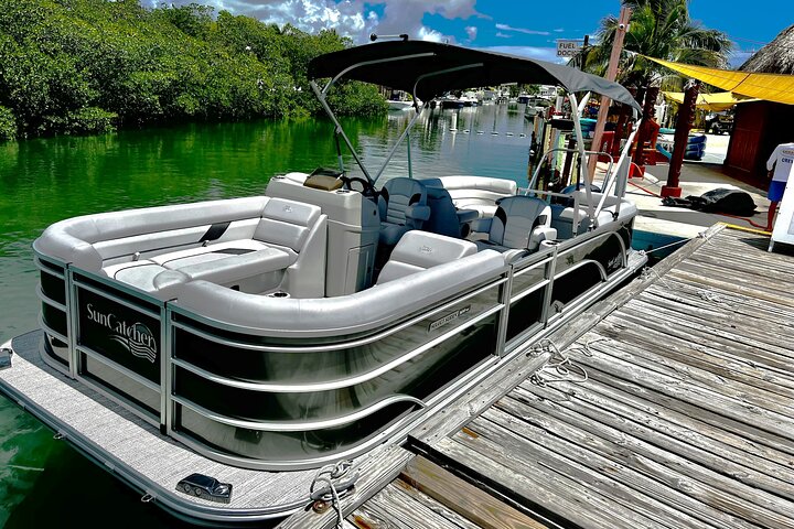 Deluxe Pontoon Boat Rental In Key West - Image 1