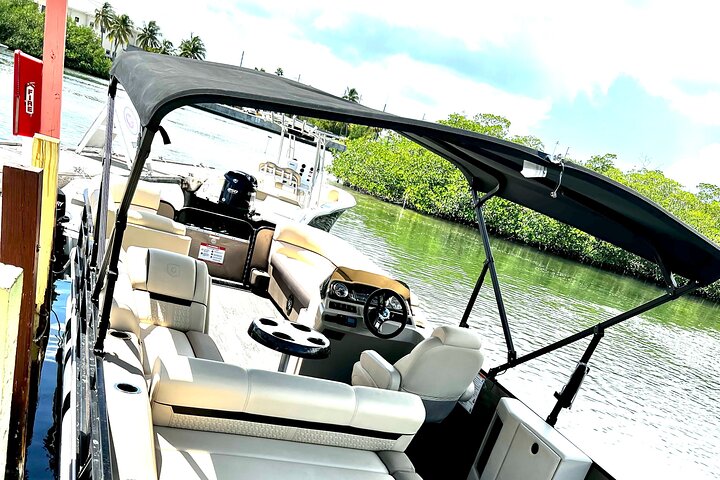 Deluxe Pontoon Boat Rental In Key West - Image 3