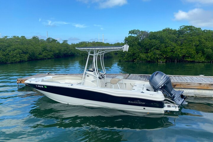 Key West: Nautic Star 21 Ft Speed Boat 21ft 115 Horse Power Speedboat-6 Pass - Image 1