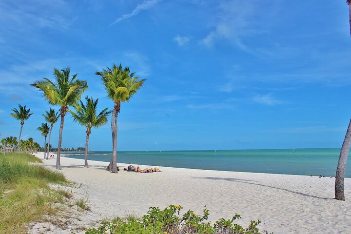 Key West: Sunset Sail Full Bar, Live Music & Dinner & Early Morning Snorkeling - Image 2