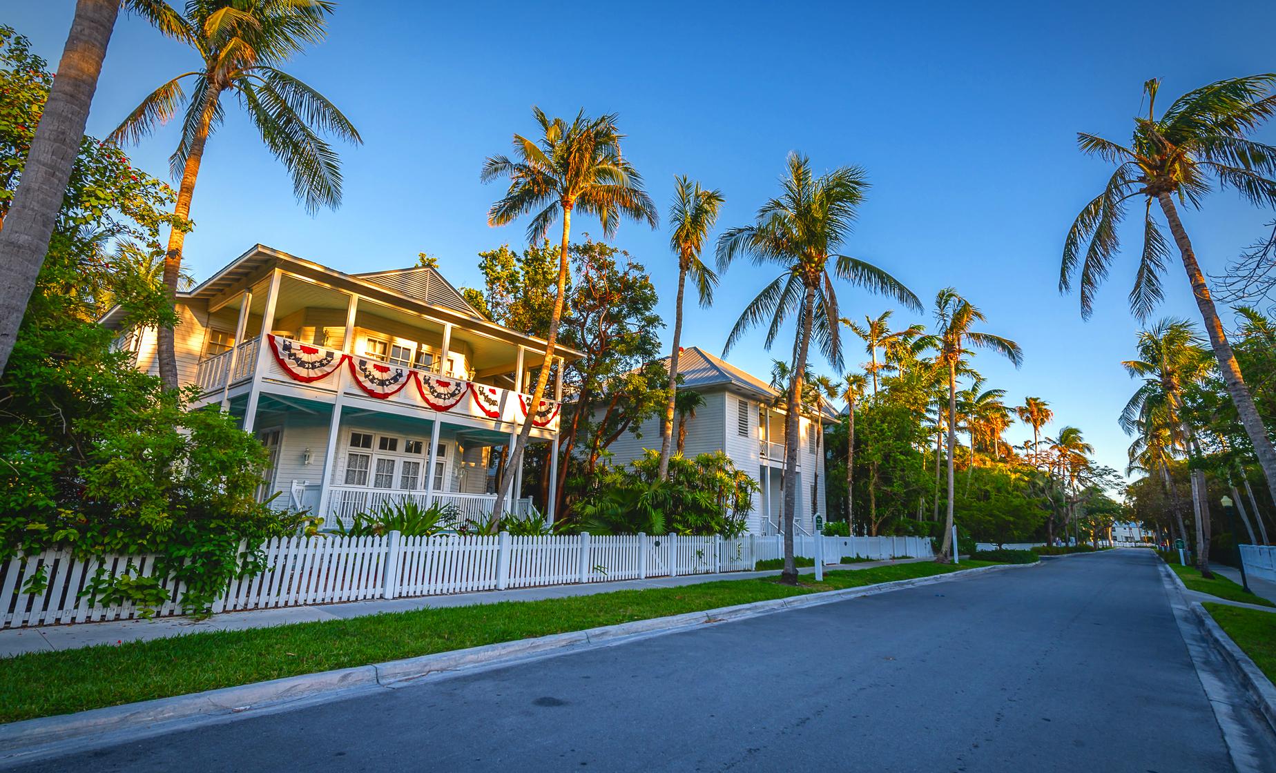 World Famous Conch Tour Train & Truman Little White House - Image 1