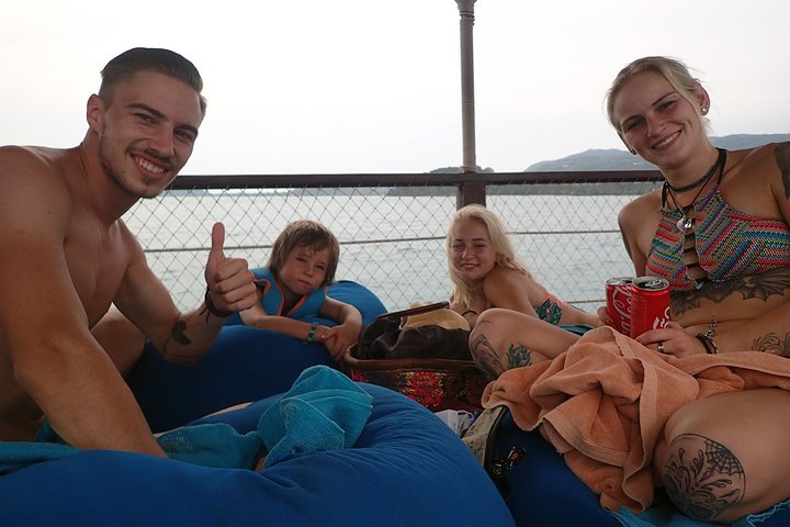 Private Full-Day Blue Dragon Yacht for Snorkeling Koh Tan & Visit Pink Dolphin - Image 3