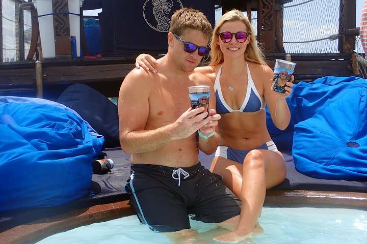 Private Half-Day Blue Dragon Yacht for Snorkeling Koh Tan & Visit Pig Island - Image 2