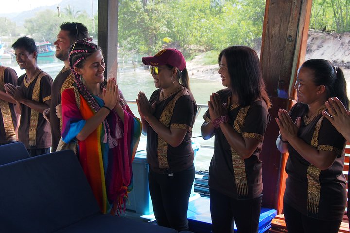  Private Half-Day Red Dragon Yacht for Snorkeling Koh Tan & Visit Pig Island - Image 2