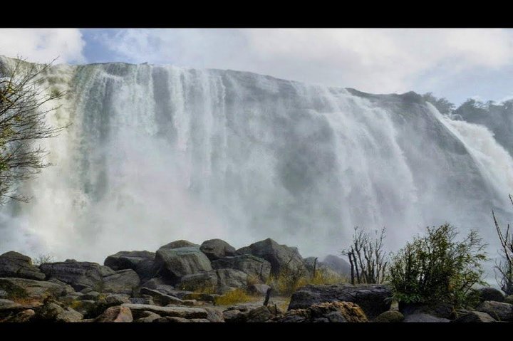 Athirappally & Vazhachal Waterfall Tour with Lunch - Image 3