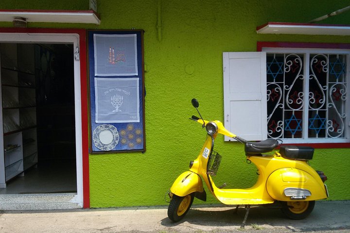Cochin Vintage Scooter Tour - Image 1