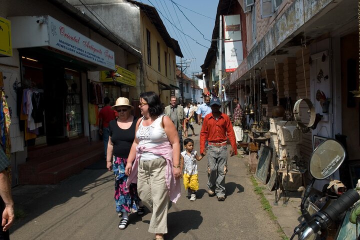 Colony, Backwaters & Beaches of Kerala (7 Days) - Image 1