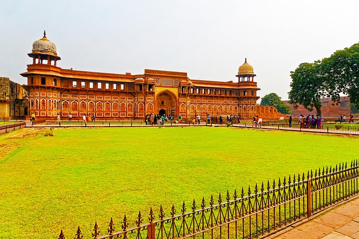 Day trip to Taj Mahal and Agra from Kochi with Return Flights - Image 4