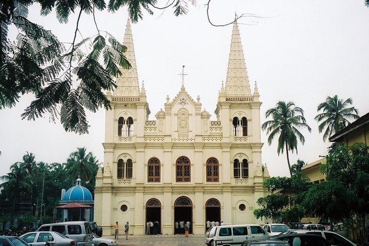 Explore Cochin on foot, lunch included - Image 1