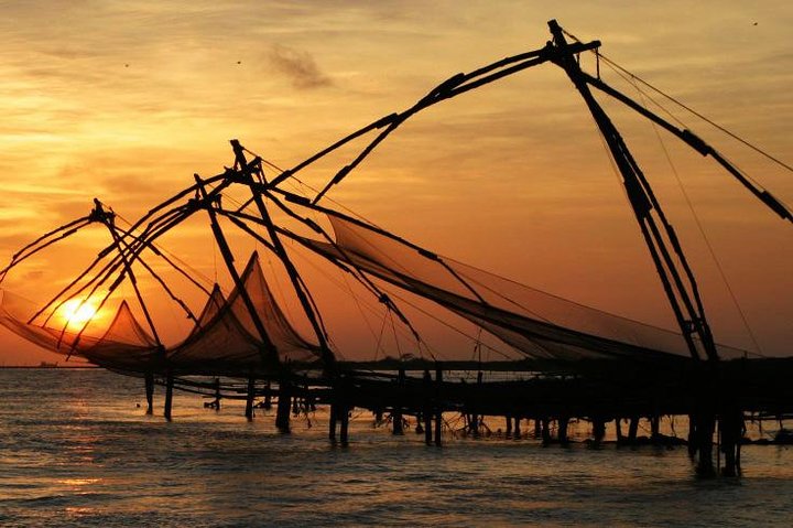 Highlights of Cochin Group Tour by Local Ferry ,Tuc-Tuc ,Local Bus and Foot . - Image 4