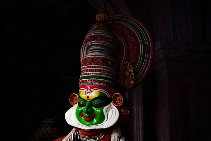 Kerala Beach and Backwaters Heavens - Image 1