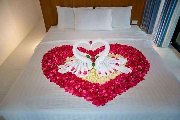 Kerala Honeymoon Special Package with Private Houseboat  - Image 2