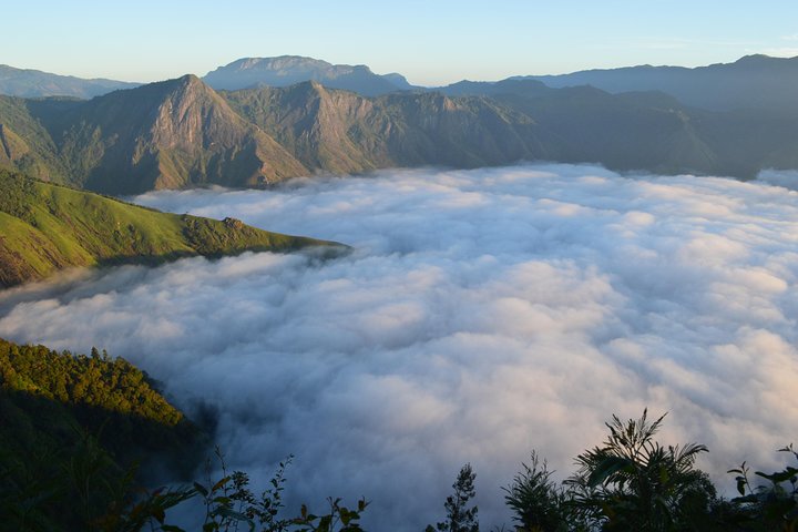 Kolukkumalai Trekking with Night stay in Tent - Image 3