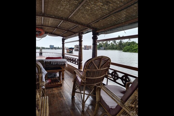 Kumarakom Backwater Excursion for group or single - Image 2