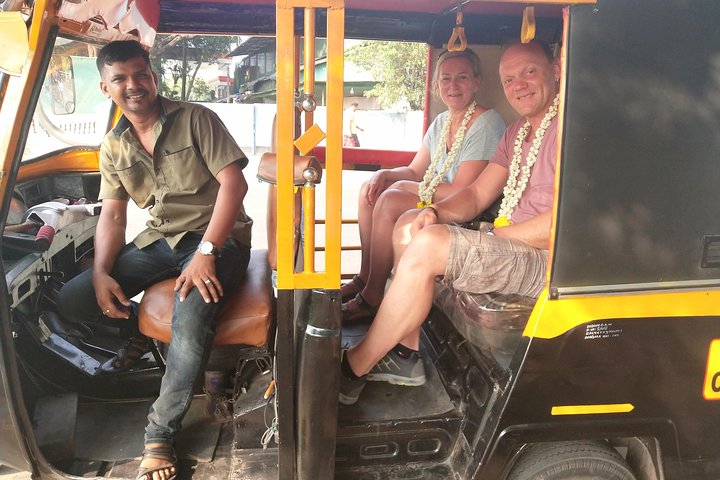 One hour Backwater Tour and tuk tuk tour in kochi with pickup  - Image 5