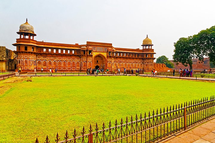 Taj Mahal Sunrise and Agra overnight Tour from Kochi with Flights - Image 5