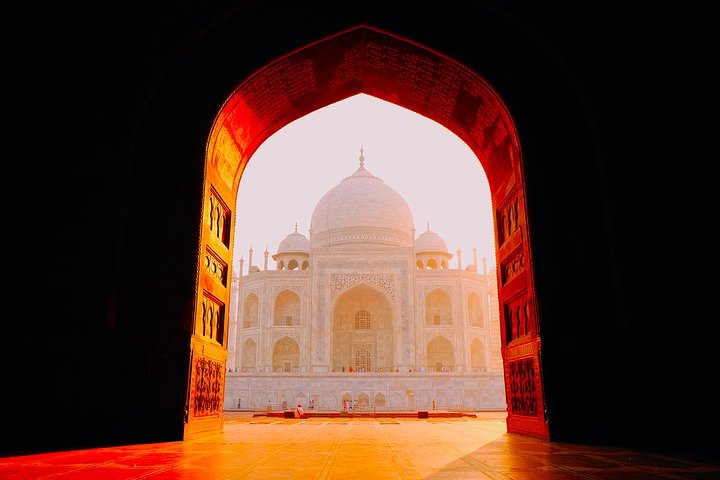 Taj Mahal Sunrise and Agra overnight Tour from Kochi with Flights - Image 3